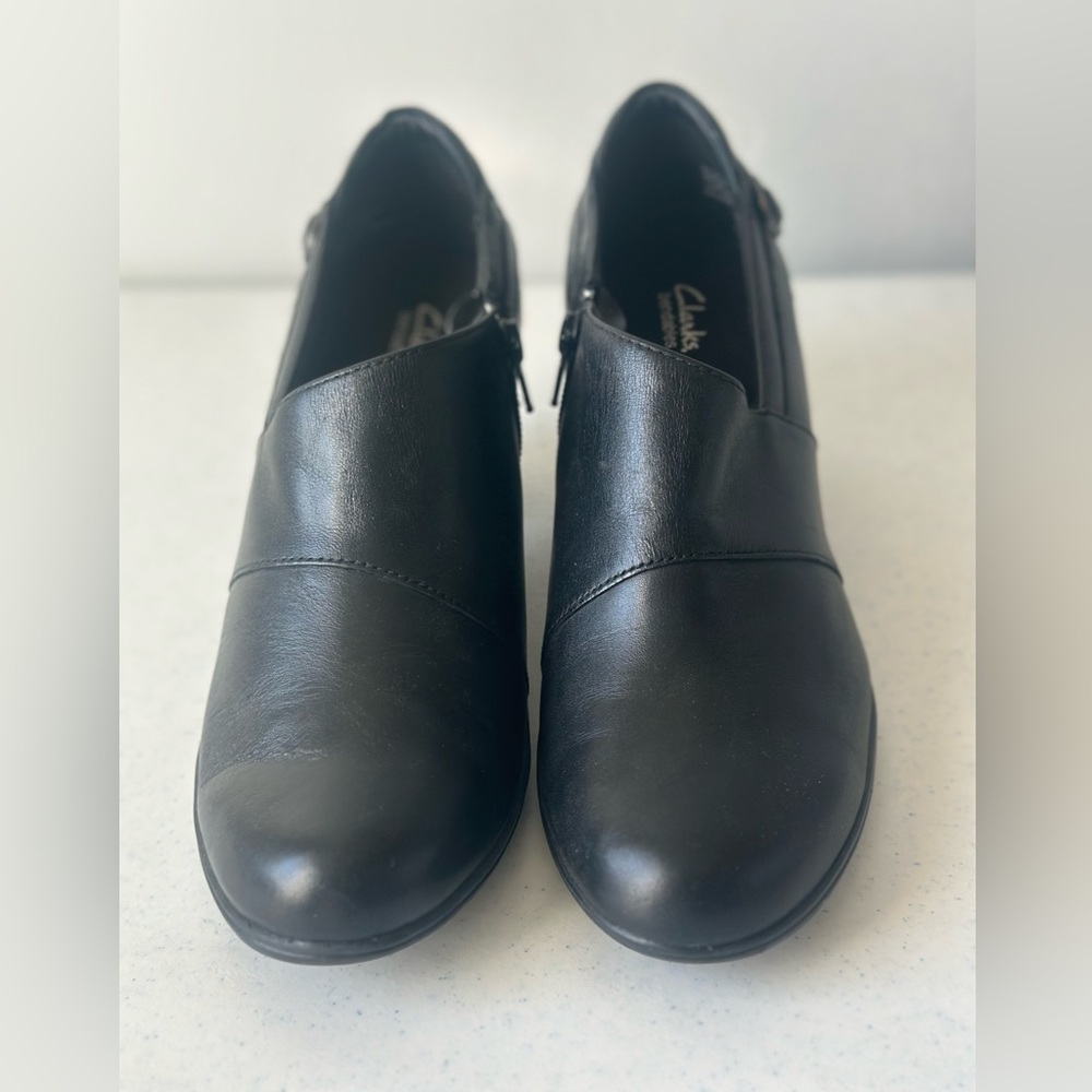 Clarks Bendables Black Leather Heel With Zipper Size 9